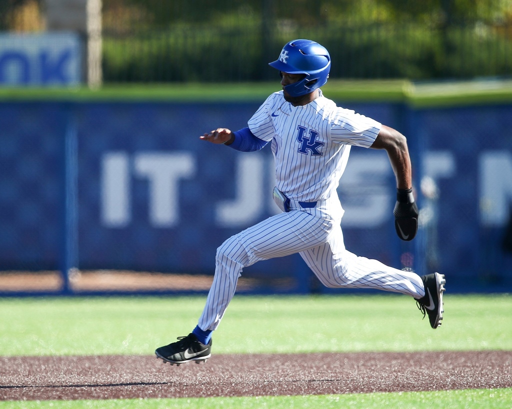 LISTEN: Kentucky Baseball Head Coach Nick Mingione joins Hit It To Hoover to preview the 2023 Kentucky season